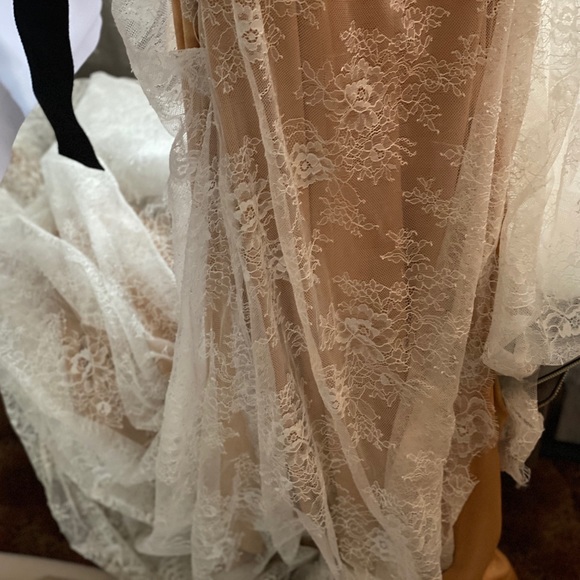 $1,485 NWT Lace Wedding Bridal Dress - Picture 7 of 16